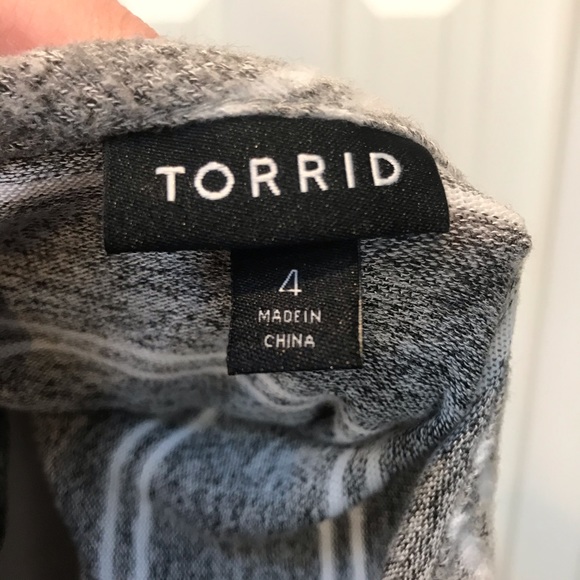 TORRID Grey White Stripe Button Front Long Sleeve Button Front Cardigan 4X - Picture 12 of 12